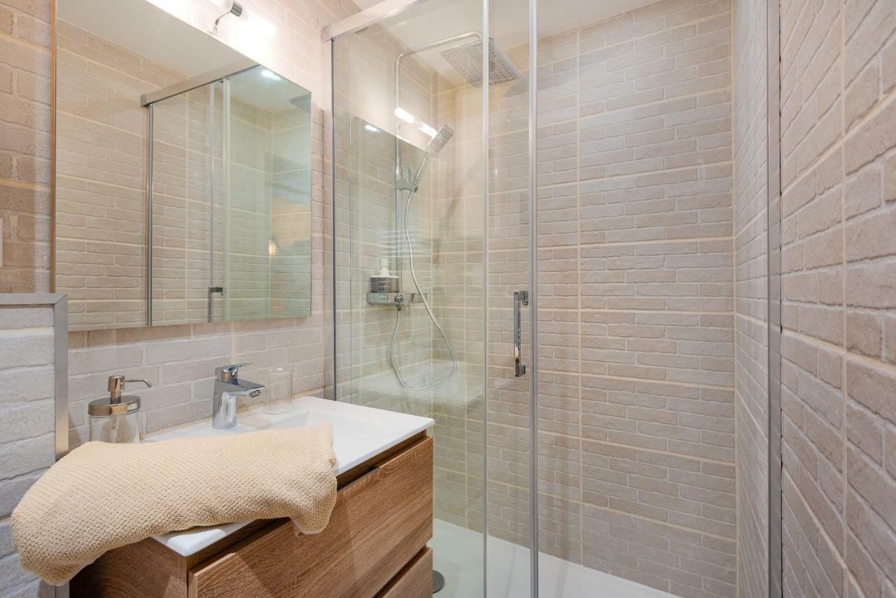 Suites Gaya Confort - Centre Ville Монпелие Екстериор снимка